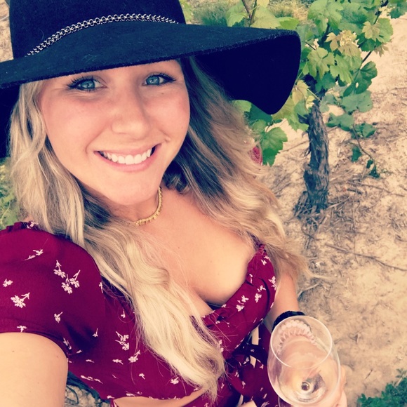 ✨Meet Crystal✨ - Picture 4 of 8